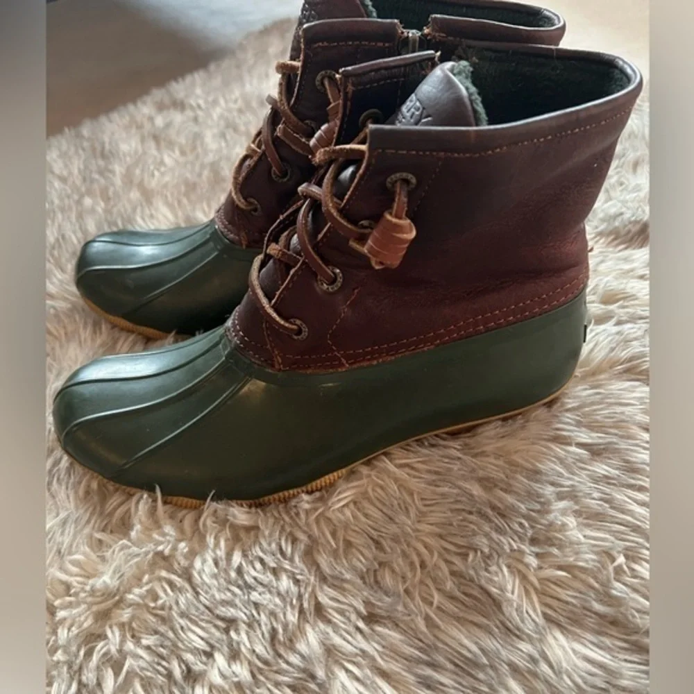 Sperry boots‎
